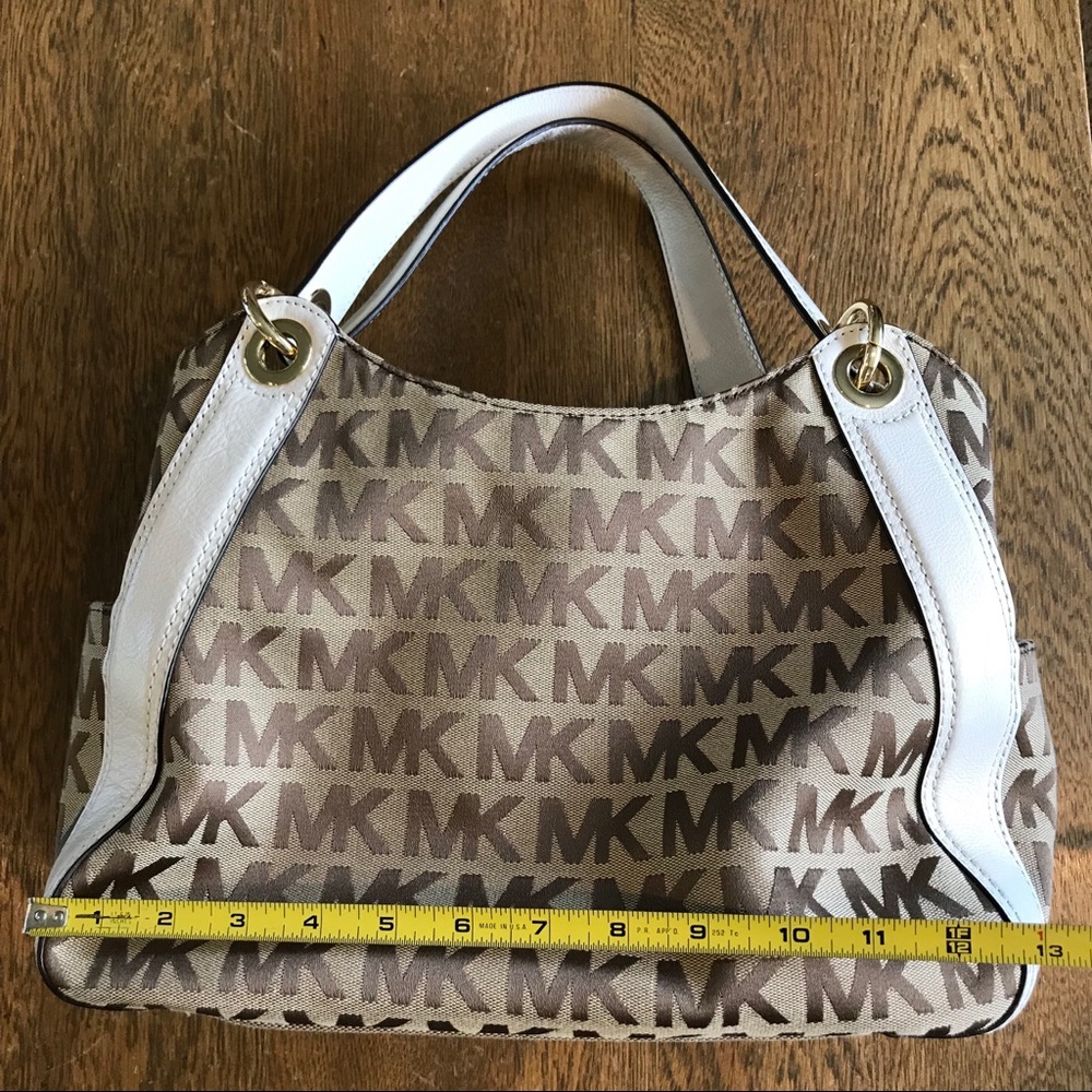 Michael Kors Ludlow Signature Handbag EUC - Picture 3 of 14